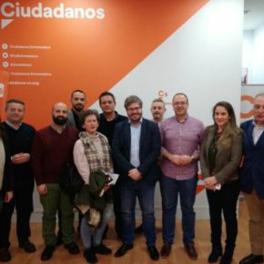 Fran Hervías defiende en Extremadura que mientras "otros piensan en candidatos" Cs "trabaja en las instituciones por las personas"